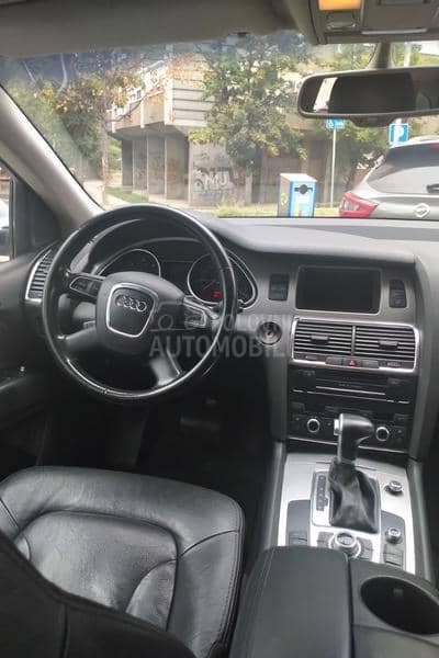 Audi Q7 Fu LL Servis Istoria