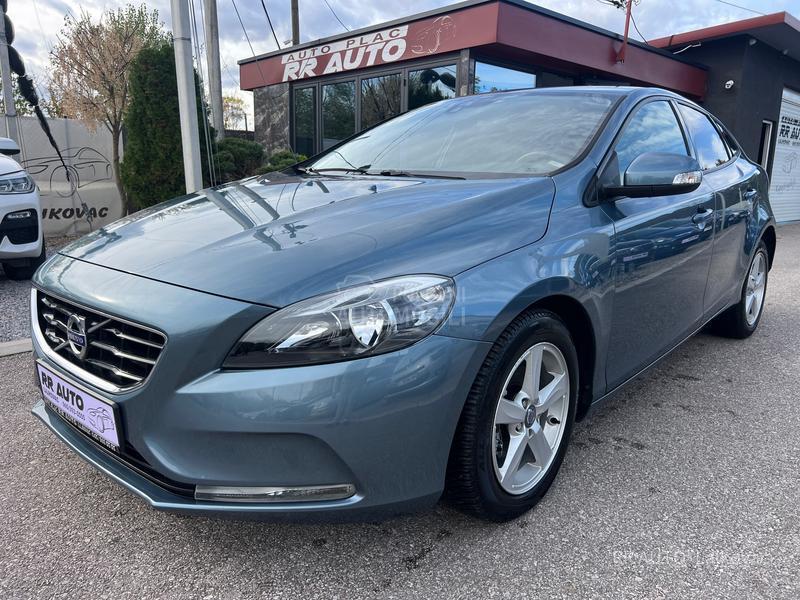 Volvo V40 1.6D MOMENTUM