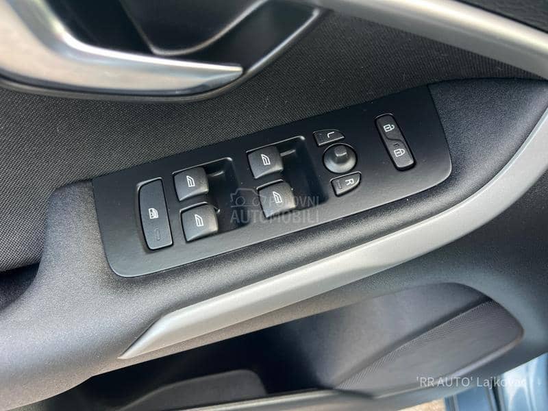 Volvo V40 1.6D MOMENTUM