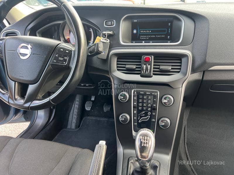 Volvo V40 1.6D MOMENTUM