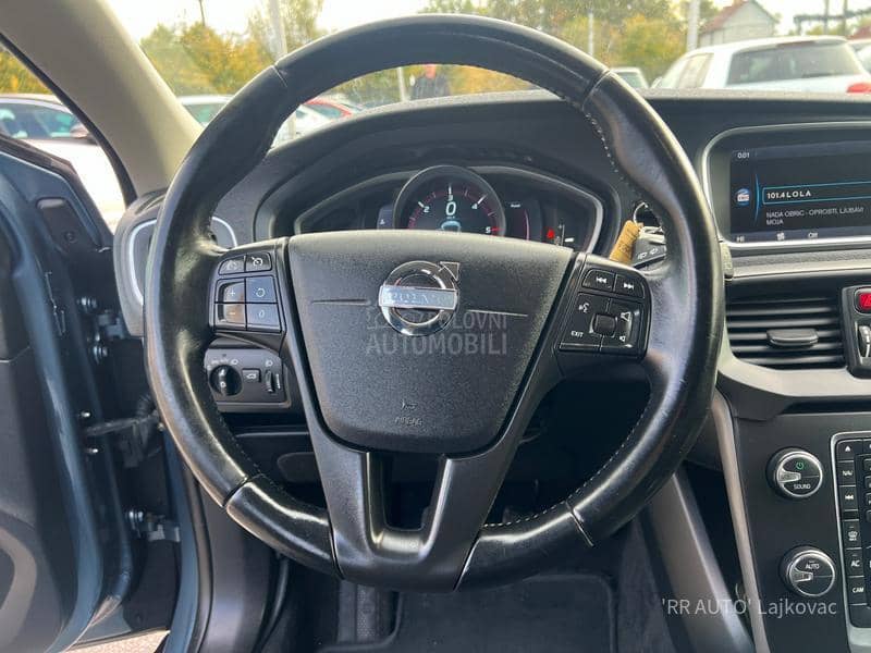 Volvo V40 1.6D MOMENTUM
