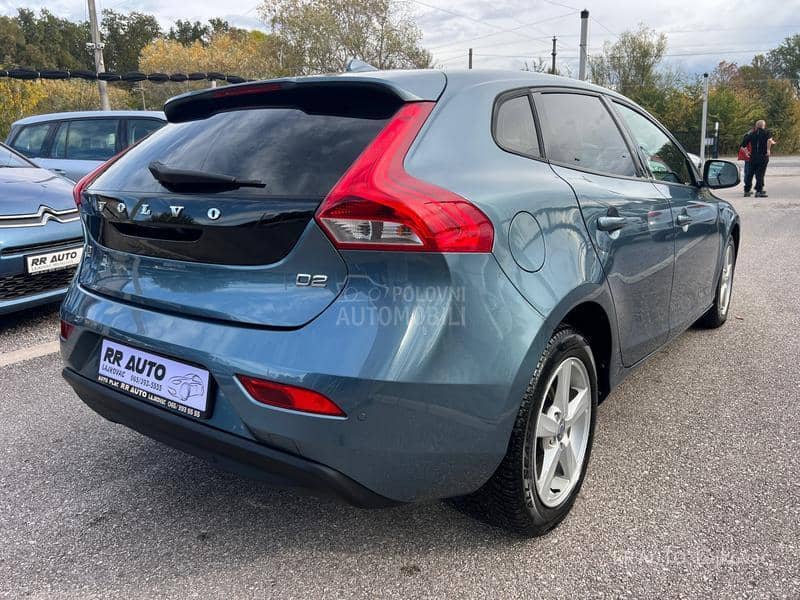 Volvo V40 1.6D MOMENTUM