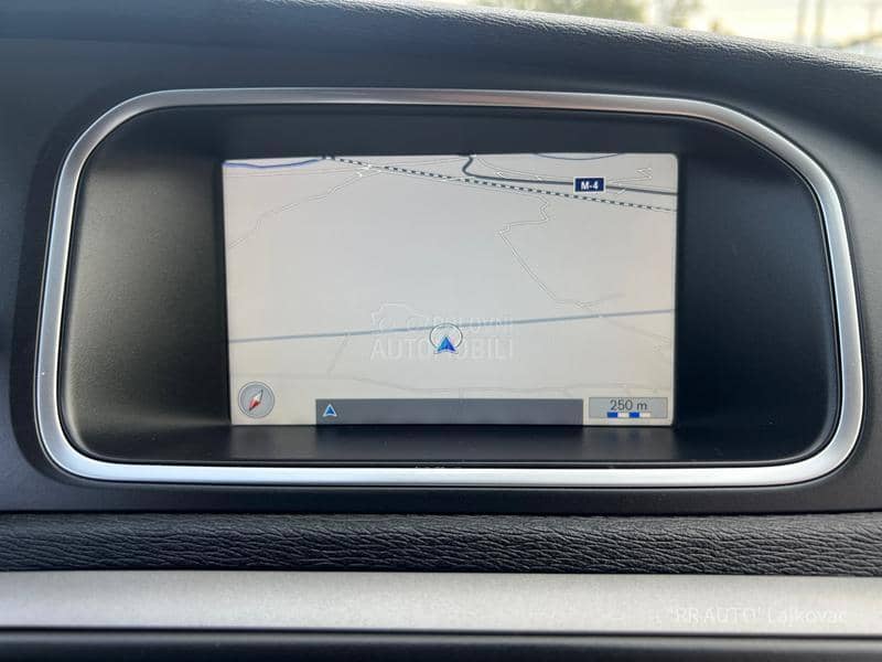 Volvo V40 1.6D MOMENTUM