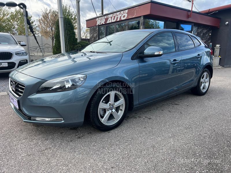 Volvo V40 1.6D MOMENTUM