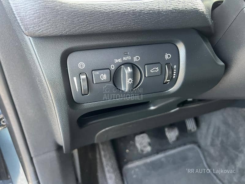 Volvo V40 1.6D MOMENTUM