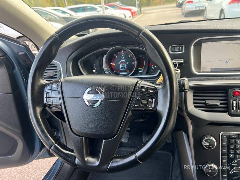 Volvo V40 1.6D MOMENTUM
