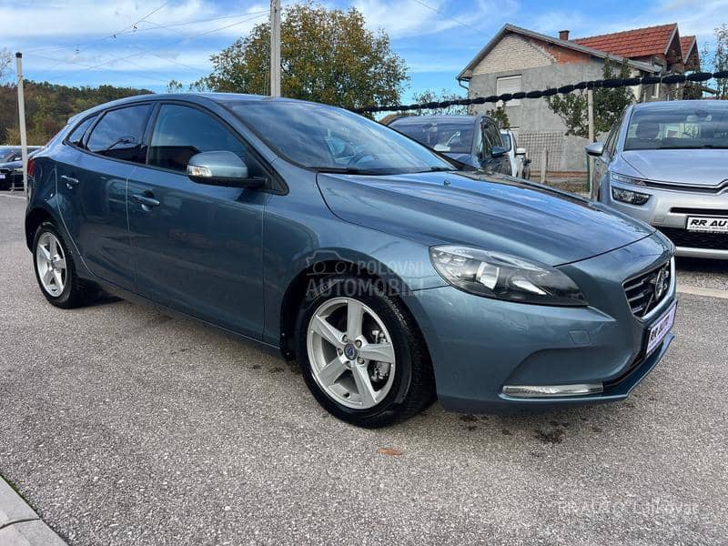 Volvo V40 1.6D MOMENTUM
