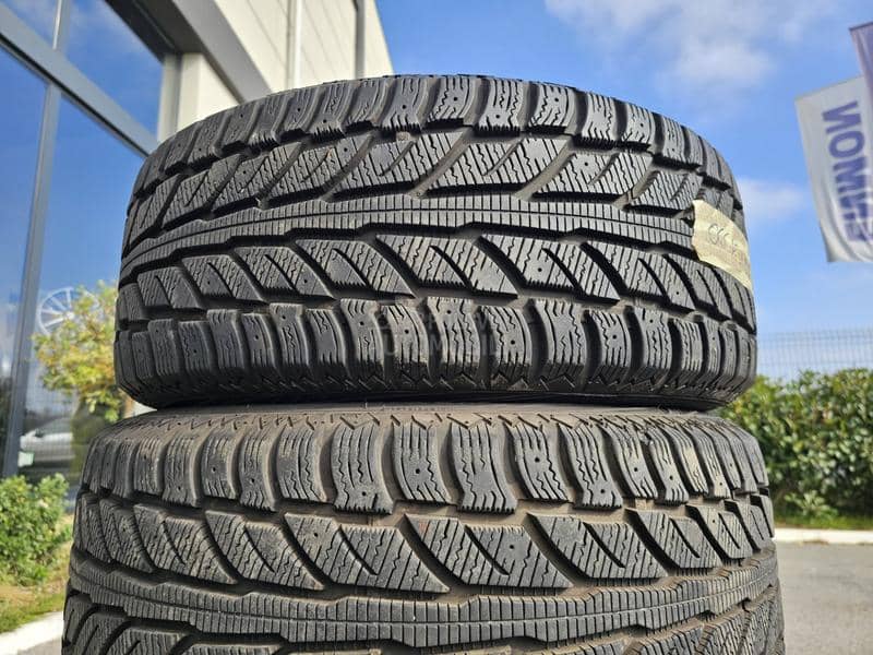 Cooper 235/55 R17 Zimska