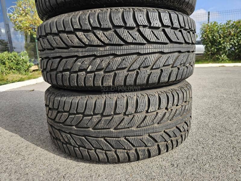 Cooper 235/55 R17 Zimska