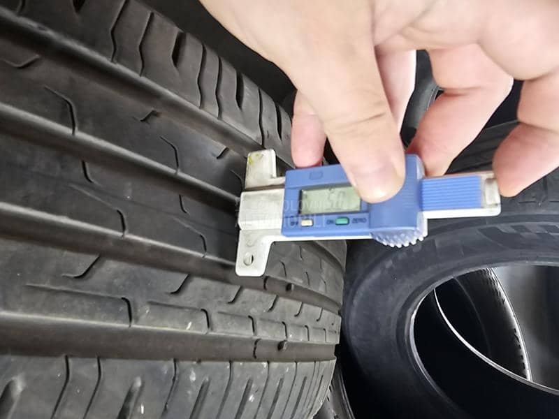 Continental 215/60 R16 Letnja