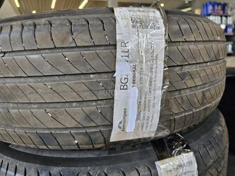 Michelin 215/65 R17 Letnja
