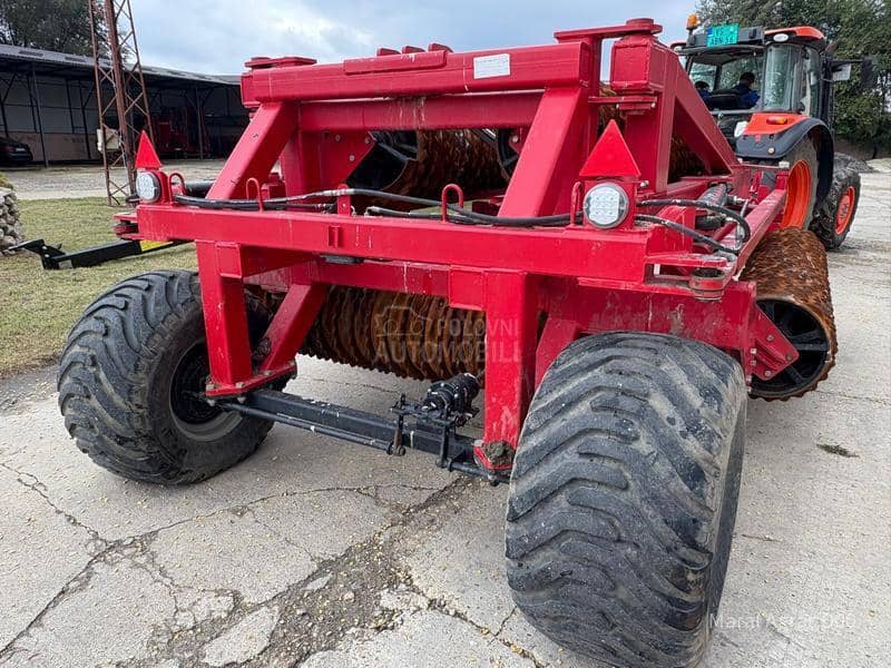 John Deere Kembric valjak 12M