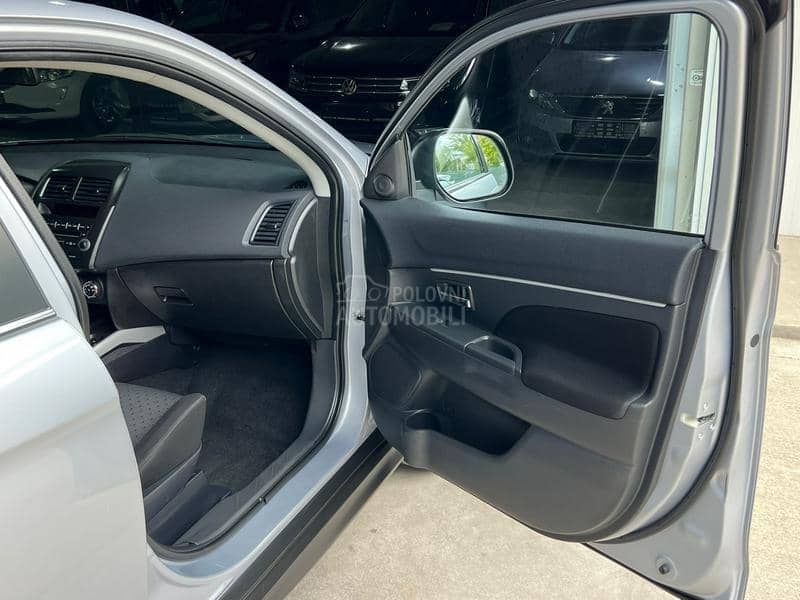 Mitsubishi ASX  Mitsubishi ASX