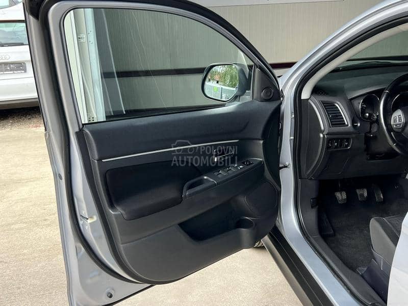 Mitsubishi ASX  Mitsubishi ASX