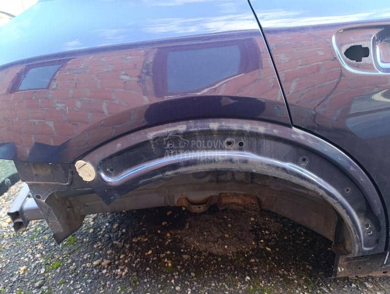 zadnja desna polustranica