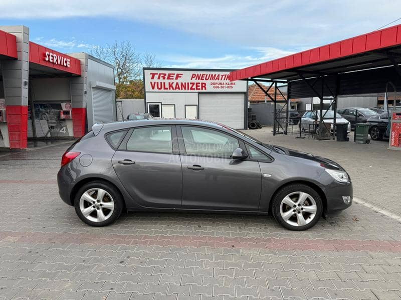 Opel Astra J 1.4 b //t.o.p//