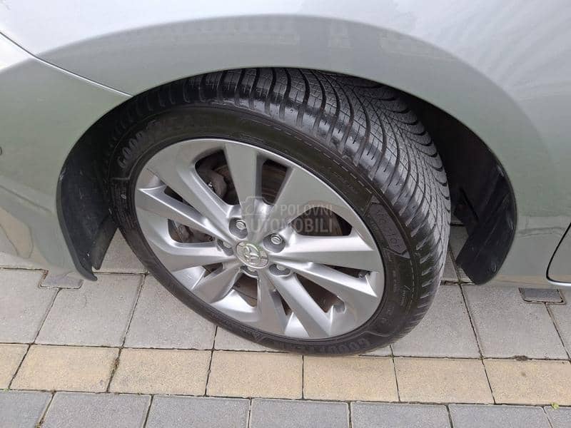 Toyota Auris 1.8 HYBRID