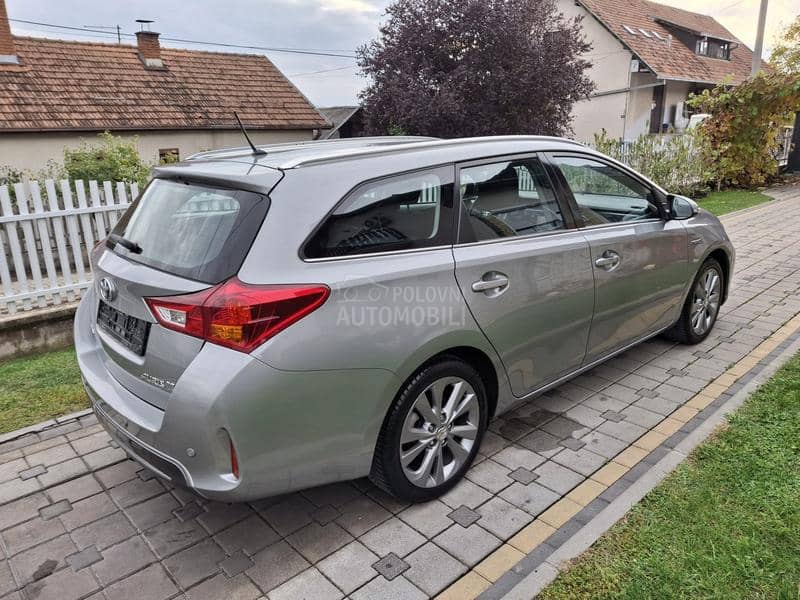 Toyota Auris 1.8 HYBRID