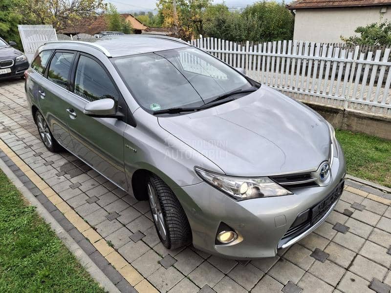 Toyota Auris 1.8 HYBRID
