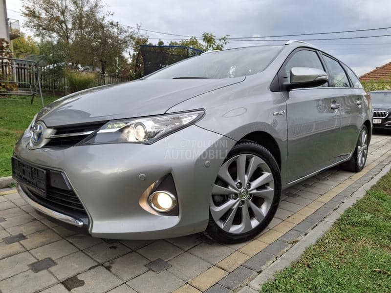 Toyota Auris 1.8 HYBRID