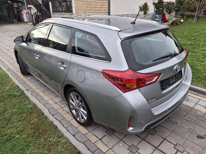 Toyota Auris 1.8 HYBRID