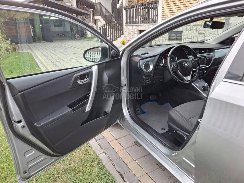 Toyota Auris 1.8 HYBRID