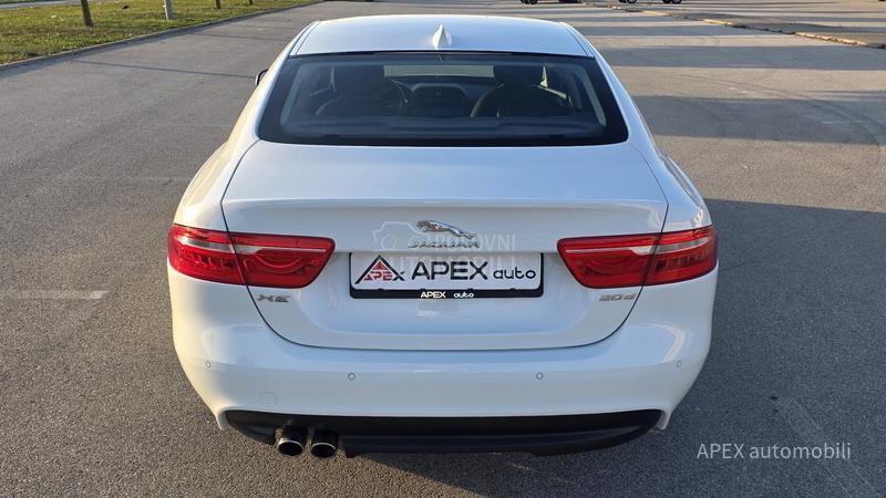 Jaguar XE 20d Pure