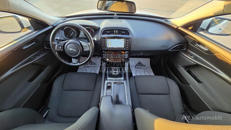 Jaguar XE 20d Pure