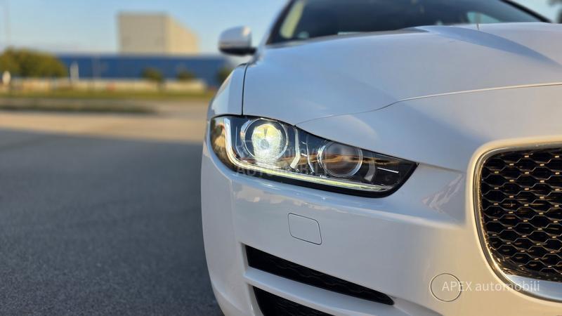 Jaguar XE 20d Pure