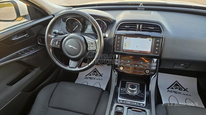 Jaguar XE 20d Pure