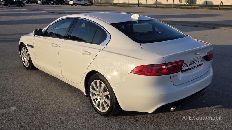 Jaguar XE 20d Pure