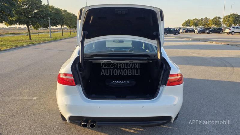 Jaguar XE 20d Pure