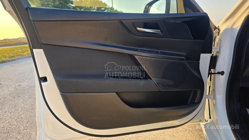 Jaguar XE 20d Pure
