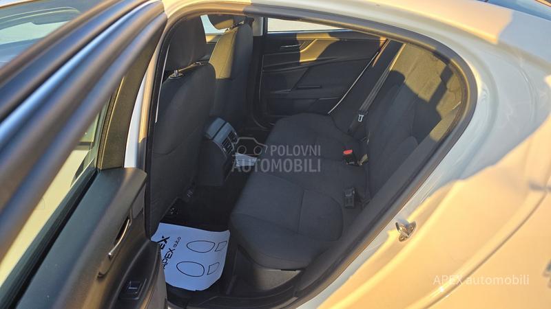 Jaguar XE 20d Pure