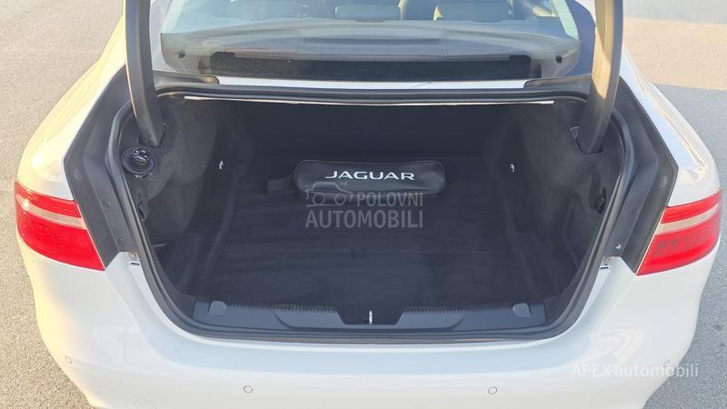 Jaguar XE 20d Pure