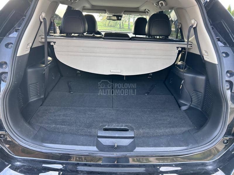 Nissan X-Trail TEKNA 4x4 360