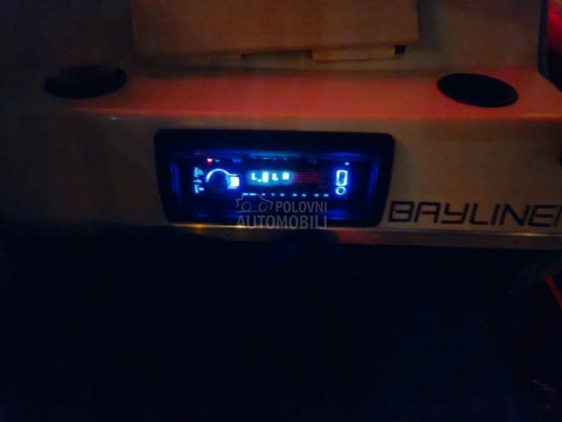 Bayliner CAPRI 1950 Servisiran