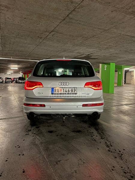 Audi Q7 