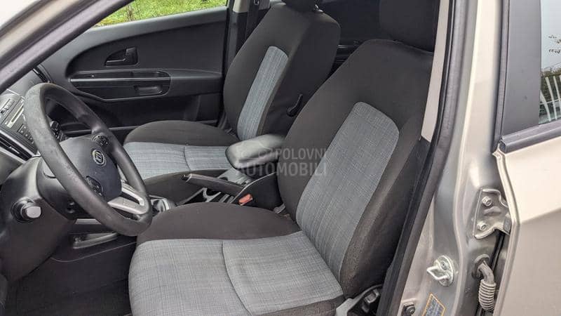 Kia cee`d 1.4 CVVT LX CITY