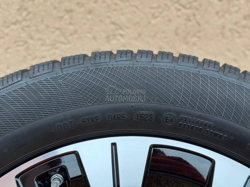 Continental 215/60 R18 Zimska