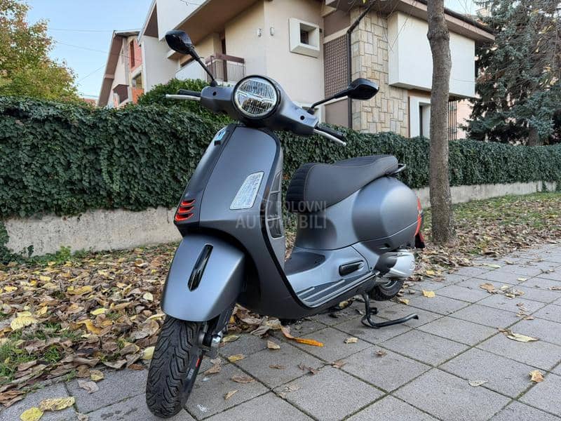 Vespa 300 gts
