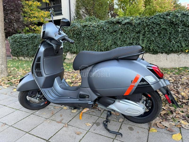 Vespa 300 gts