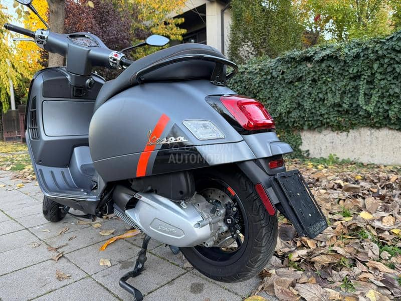 Vespa 300 gts