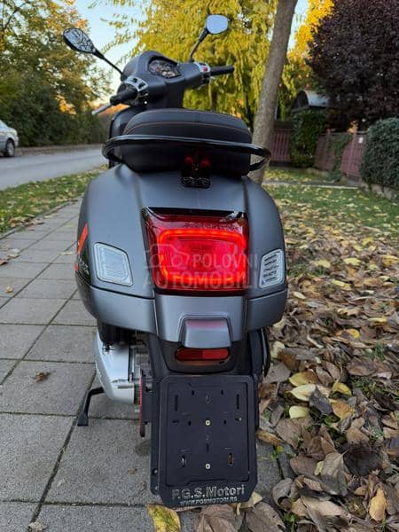 Vespa 300 gts