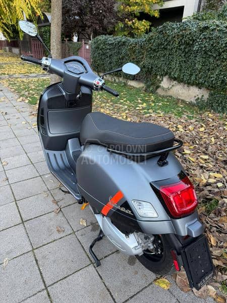 Vespa 300 gts