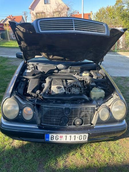 Mercedes Benz E 250 