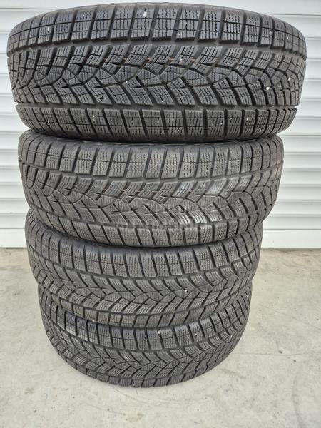 Goodyear 225/60 R18 Zimska