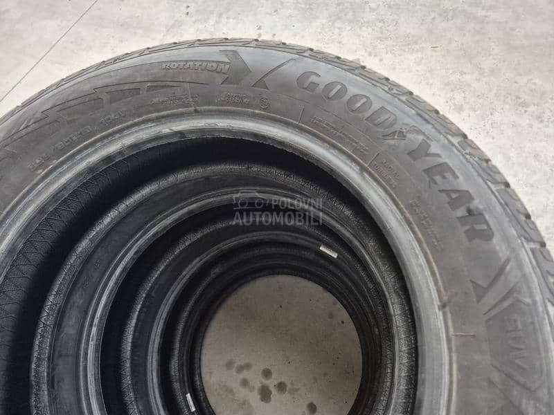 Goodyear 225/60 R18 Zimska