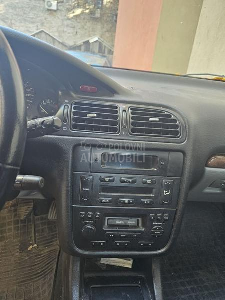 Peugeot 406 