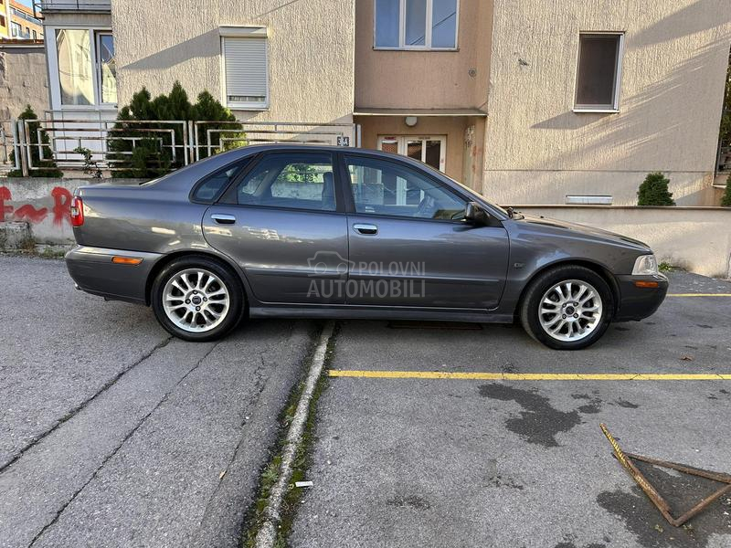 Volvo S40 
